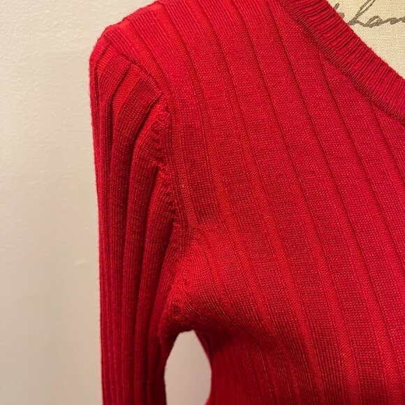 Bright red long sleeve sweater top size XL but fits like L - Picture 4 of 9